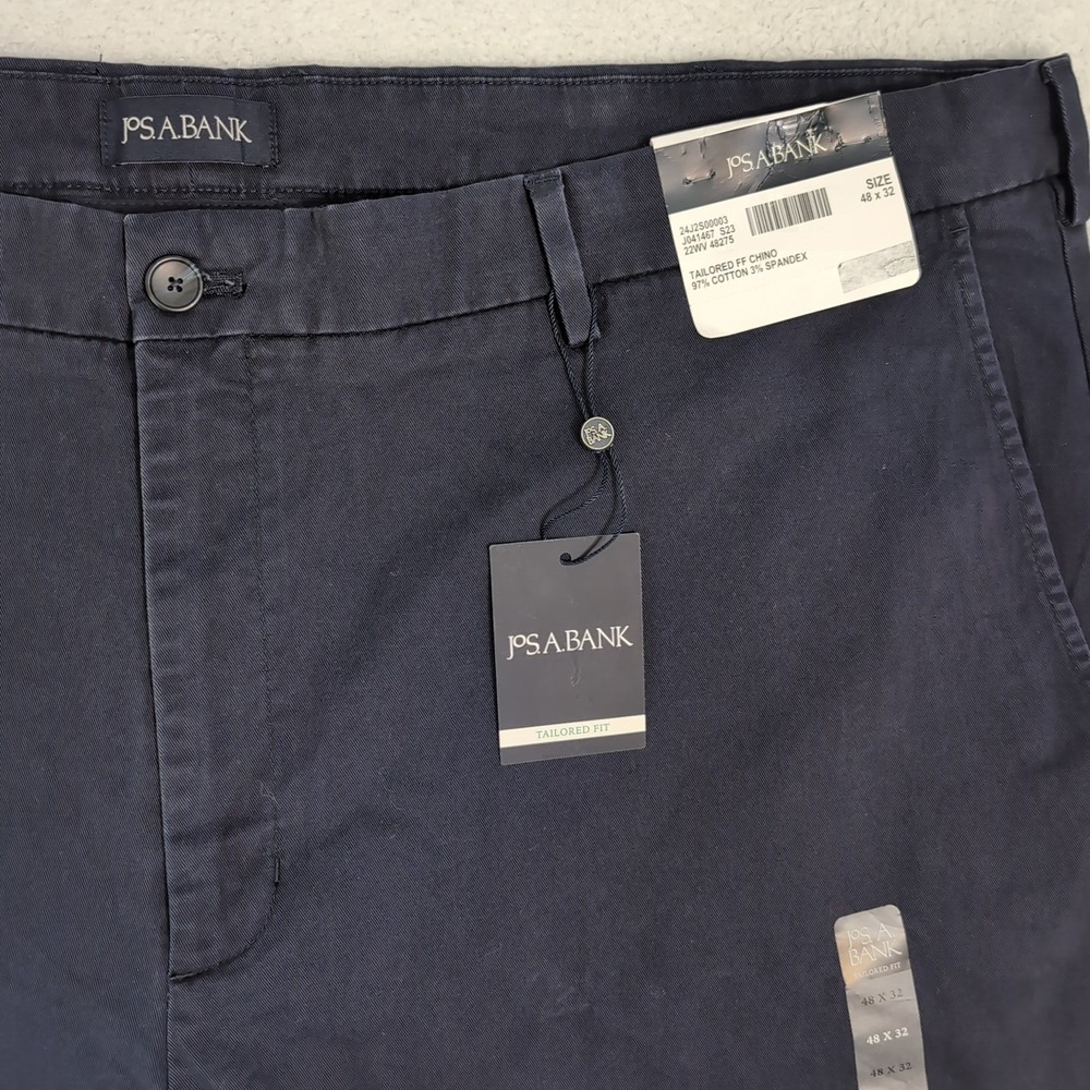 Jos A Bank Traveler Mens Tailored Fit Chino FF Pants 48x32 Navy NEW NWT Stretch